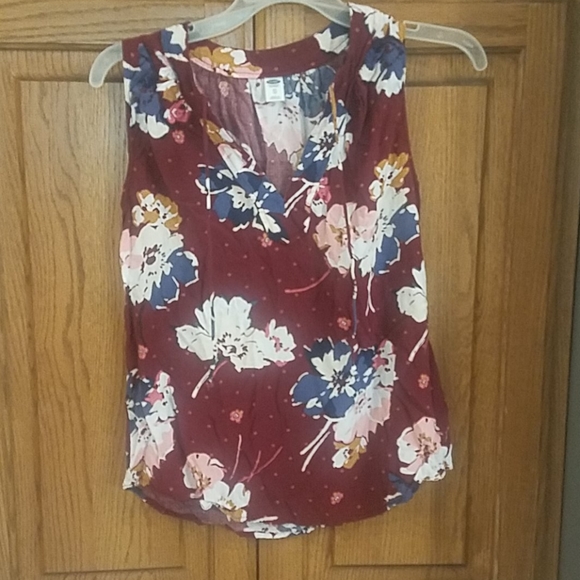 Old Navy Tops - Womens tank top